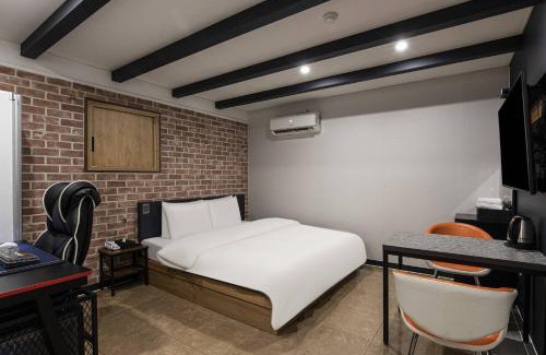 Sanggyeyuk-tong Hotel | Film 372 Hotel