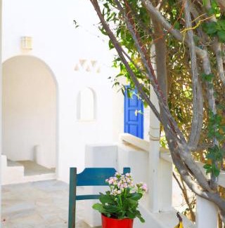 Schinoussa Town House | Filoxenia by Grispos Villas
