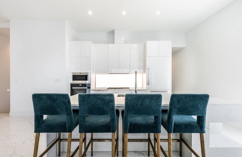 George Town Condo | FIN # 20 – Corner Penthouse