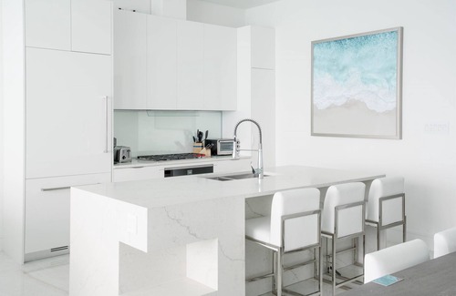 George Town Condo | FIN # 28 – Modern Oceanfront Condo