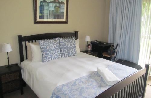 Ekurhuleni House | Fin and Feather Guest Lodge