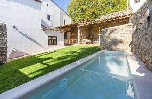 L'Avella House | Finca Can Romeu alojamiento rural entre viñedos