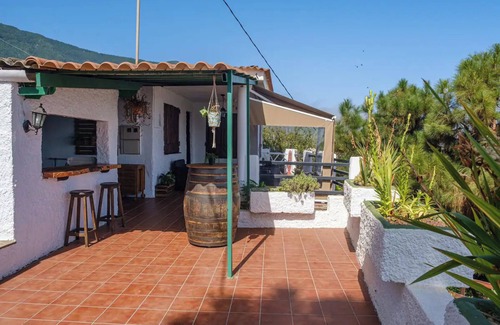 Los Realejos Villa | Finca 'Con Impresionantes Vistas' with Sea View, Mini Pool & Wi-Fi