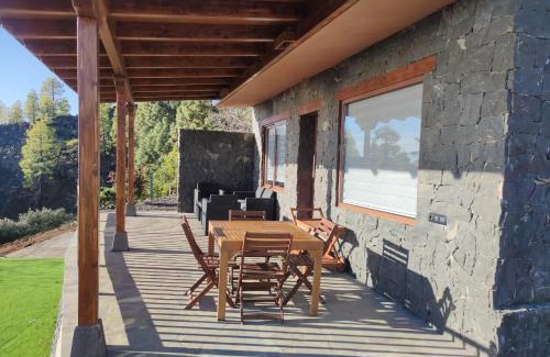 Arafo Ski Chalet | Finca Ecológica Ferrera. Alojamiento Rural.