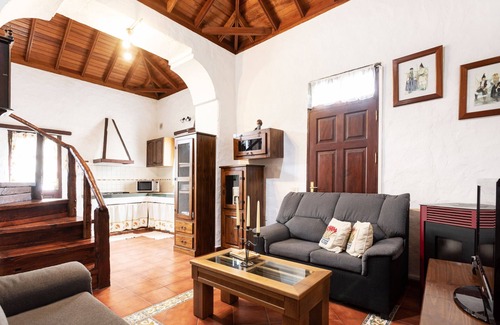 Icod de los Vinos Cottage | Finca El Poleo with pool and sea view