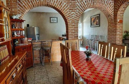 Ayala House | Finca girasoles