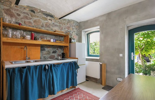 Groß Kreutz Villa | Finca 'Gruppenhaus' with Shared Terrace, Communal Garden and Wi-Fi