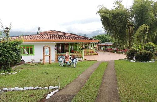 Marsella House | Finca hotel la floresta verde