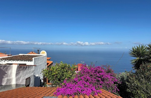 El Tanque House | Finca La Hoya 1 - Tradition meets modernity - sea view, whirlpool & conservatory
