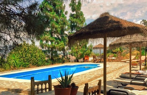 Comares Villa | Finca La Loma with authentic Andalusian patio and lots of peace and quiet