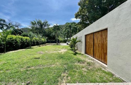 Sopetran Villa | FINCA LA TOJA