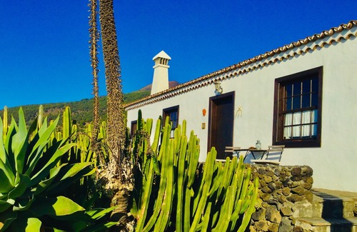 Tigalate Cottage | Finca Valentina - The Oven House