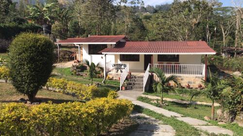 Sasaima Cabin | Finca Villa Elenita