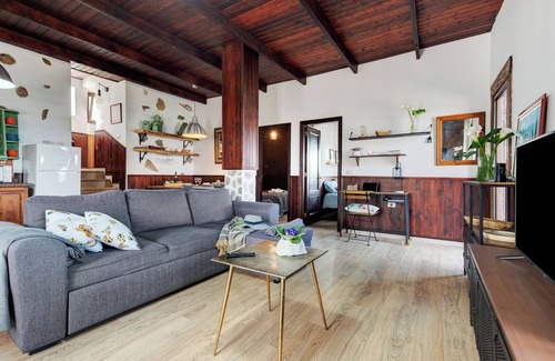 Los Realejos Villa | "Finca Viña Maria" with Sea View, Private Pool & Wi-Fi