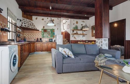 Los Realejos Villa | "Finca Viña Maria" with Sea View, Private Pool & Wi-Fi