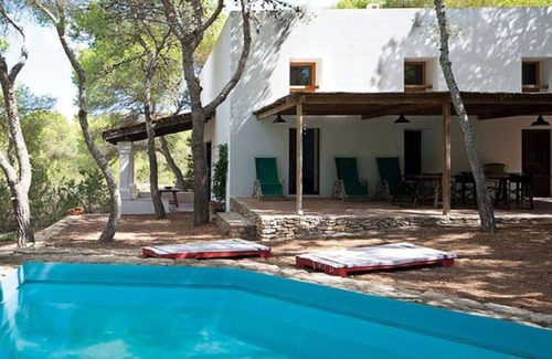 Es Calo House | FINCA with PRIVATE SWIMMING POOL for 8/9 people in FORMENTERA near MIGJORN beach