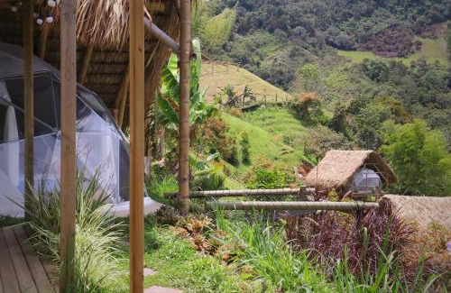 El Penol Hostel | Finca y Glamping Grinta