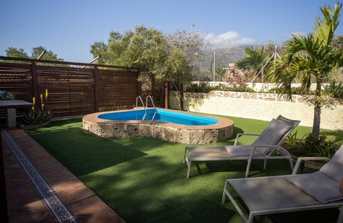 Malpais de Guimar Cottage | Finca Yphys Casa del Sol with Free WiFi near Basilica Candelaria