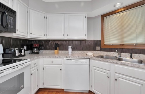Blowing Rock Condo | Finch 3 | Fireplace, Restaurant, Pool, Spa