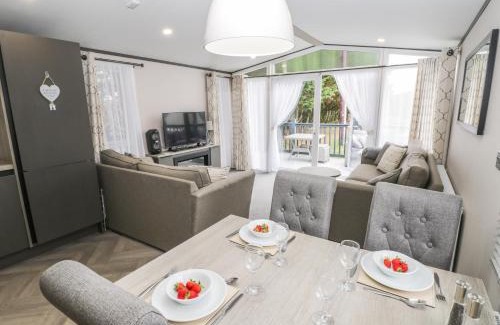 Cayton Bay House | Finch 59