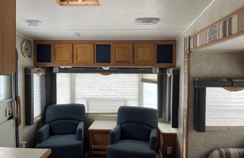 Strathclair House | Finch - Camper at Sunset Bay