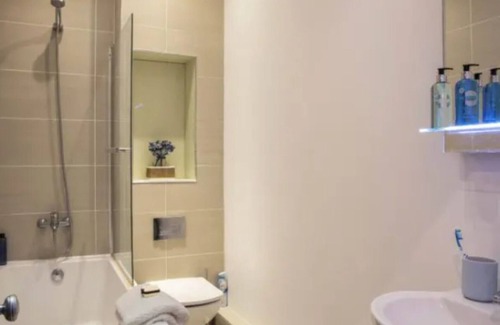 Finchley Church End Apartment | Finchley Central - Luxury 2-3 bed triplex apartmentn