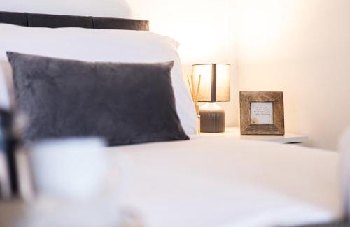 West Finchley Apartment | Finchley Finest 2Bed 2Bath Apartment Great for Groups