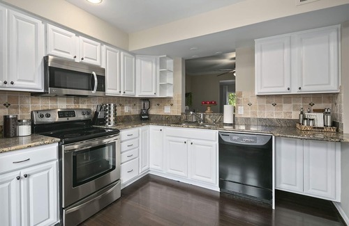 Countryside House | Finchwood: Private Yard & Near DC