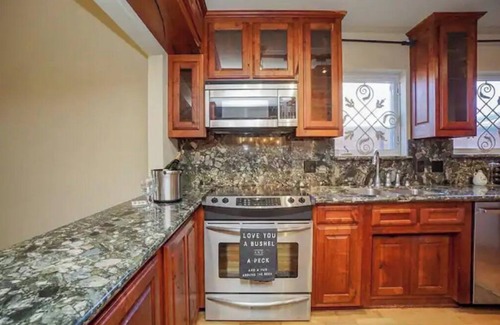 Woodlake - Briar Meadow House | "Find you Inner Zen-in the heart of Houston"