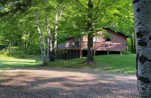 Hayward House | Find your Adventure at Lazy Moose Cabin on Beautiful Moose Lake/Wireless Int.