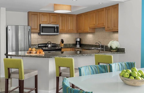 Hilton Head Island Resort | 𝐅𝐢𝐧𝐝𝐢𝐧𝐠 𝐌𝐞𝐢𝐥𝐢 Beachfront Fun at Grande Ocean Resort + Amenities. 2BR