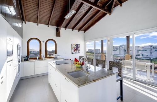 Cupecoy Apartment | Fine 3 BR Oceanview Penthouse in Prime Location - La Perla Sky!