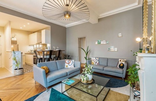 Quartier Vieux Marche-Cathedrale Apartment | Fine arts - Charming 2 bedroom & 2 bathroom apartment - Private parking
