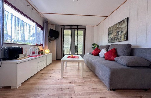 Meisburg Ski Chalet | Fine chalet bei a lively bistro and pool