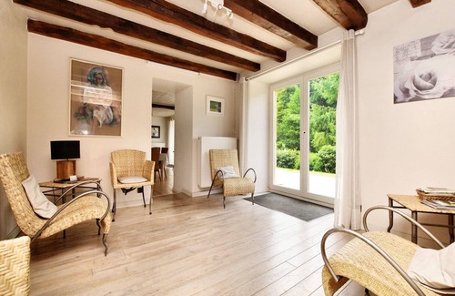 Chiny House | Fine group house with sauna garden