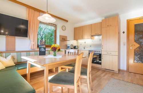 Strass im Zillertal Apartment | Fine holiday home on a farm