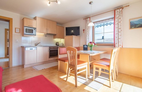 Strass im Zillertal Apartment | Fine holiday home on a farm