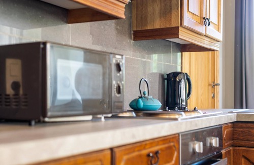 Geetbets House | Fine spacious holiday home with a terrace