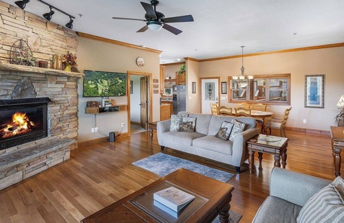 Whittier Condo | Finely Appointed Mtn Condo in Gated Resort, Only 4 Steps to get in, GREAT VIEW!