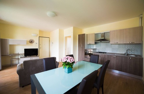 Cupra Marittima Apartment | Finely furnished apartment a stone's throw from the sea with swimming pool, gym, WiFi