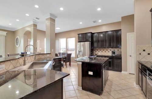 Sydney Harbour Villa | Finest Luxury Resort-Style VILLA Home!PANORAMIC WATERFRONT PRIVATE LAKE SHORE!