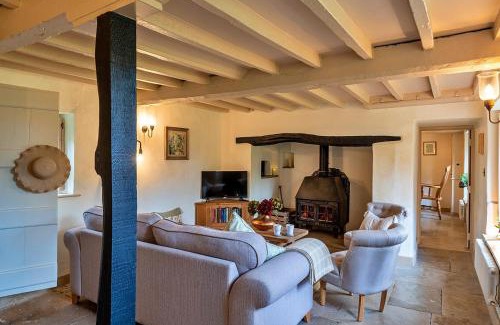 Blandford Forum House | Finest Retreats - The Thatch at Winterborne Houghton