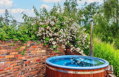 Monmouth House | Finest Retreats - Beili Glas Cottage