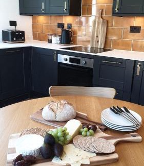 Howlett End House | Finest Retreats - Blackbarn Wood