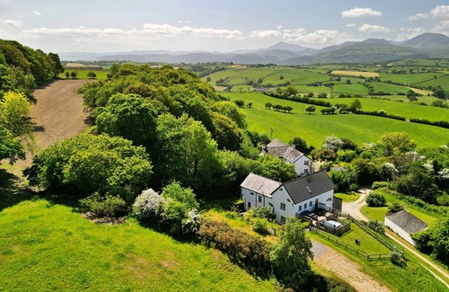 Eglwysbach Cottage | Finest Retreats | Buzzards View