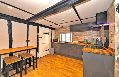 Roxton Cottage | Finest Retreats | Chocolate Box Cottage