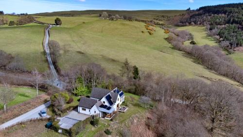 Llanidloes House | Finest Retreats - Cwmfron House