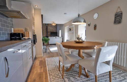 Buxton House | Finest Retreats - End Barn at Blackclough Farm