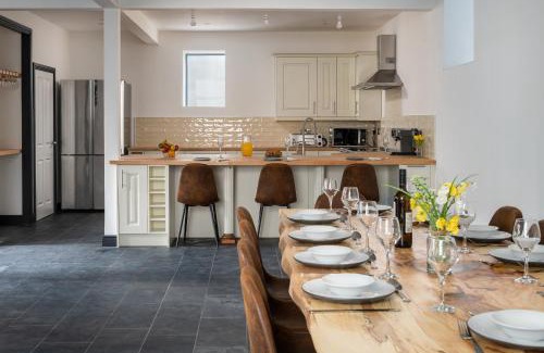 Rhiwbryfdir House | Finest Retreats - Capel Salem
