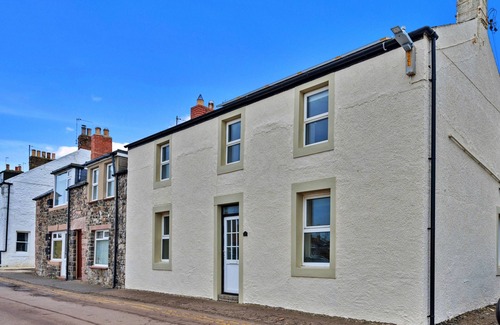 Craster House | Finest Retreats | Harbour House